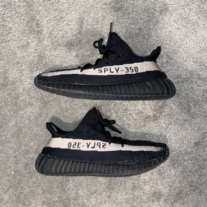 Yeezy 350 V2 Oreo